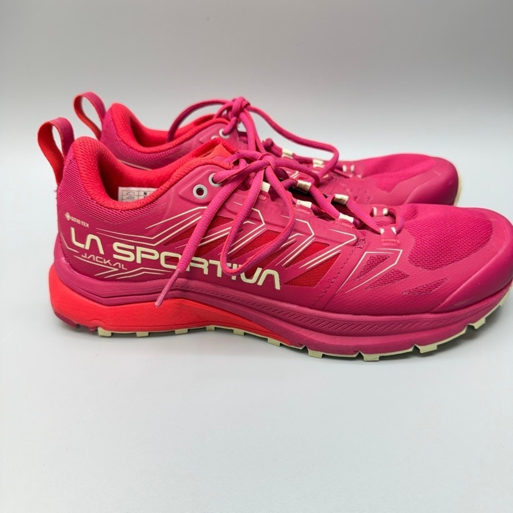La Sportiva Jackal GTX Trail Running Hiking Shoes Hibiscus/Flamingo Womens 9.5